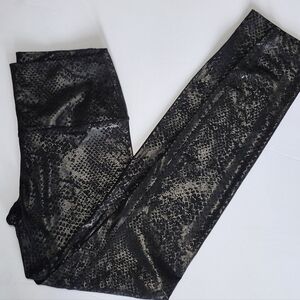 PINK Victoria's Secret Ultimate Leggings-Black Snakeskin